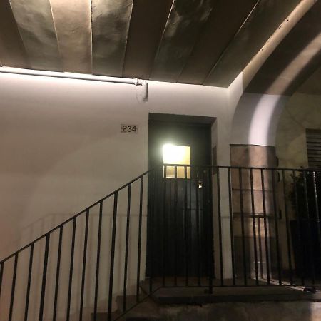 Royal Mile Famous Canongate Flat 에든버러 외부 사진
