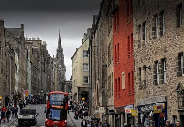 Royal Mile Famous Canongate Flat 에든버러 외부 사진